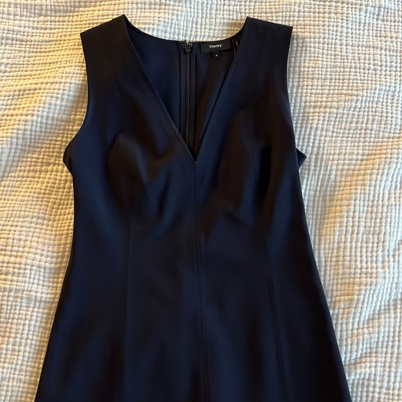 Theory Easy V Shift Dress - Picture 3 of 7